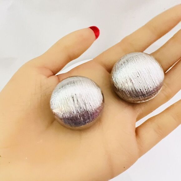 Vintage Premier Designs Earrings Large Dome Brutalist Silver Clip On PD 4552 - Picture 3 of 8